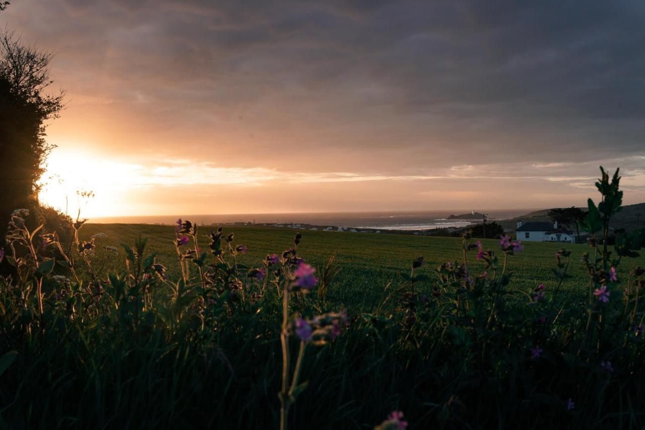 Spacious Sea-View Apt. Overlooking St Ives Bay Gwithian Zewnętrze zdjęcie